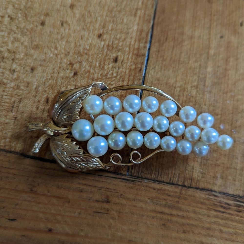 Vintage 14K Gold and Pearl Brooch Pin